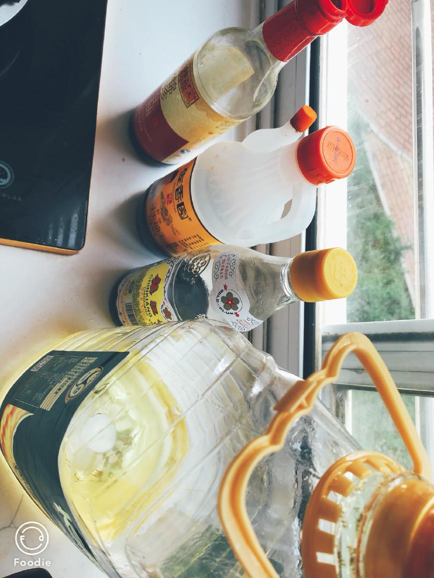 清炖鱼的做法，一道美味佳肴的烹饪指南，清炖鱼烹饪指南，制作美味佳肴的清炖鱼做法