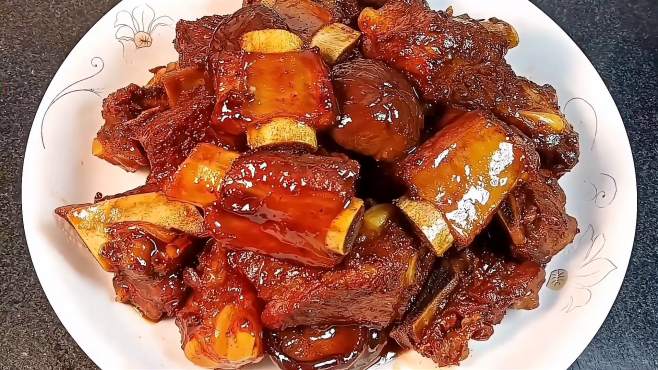 红烧排骨，美味秘诀与制作视频指南，红烧排骨，美味秘诀及独家制作视频指南