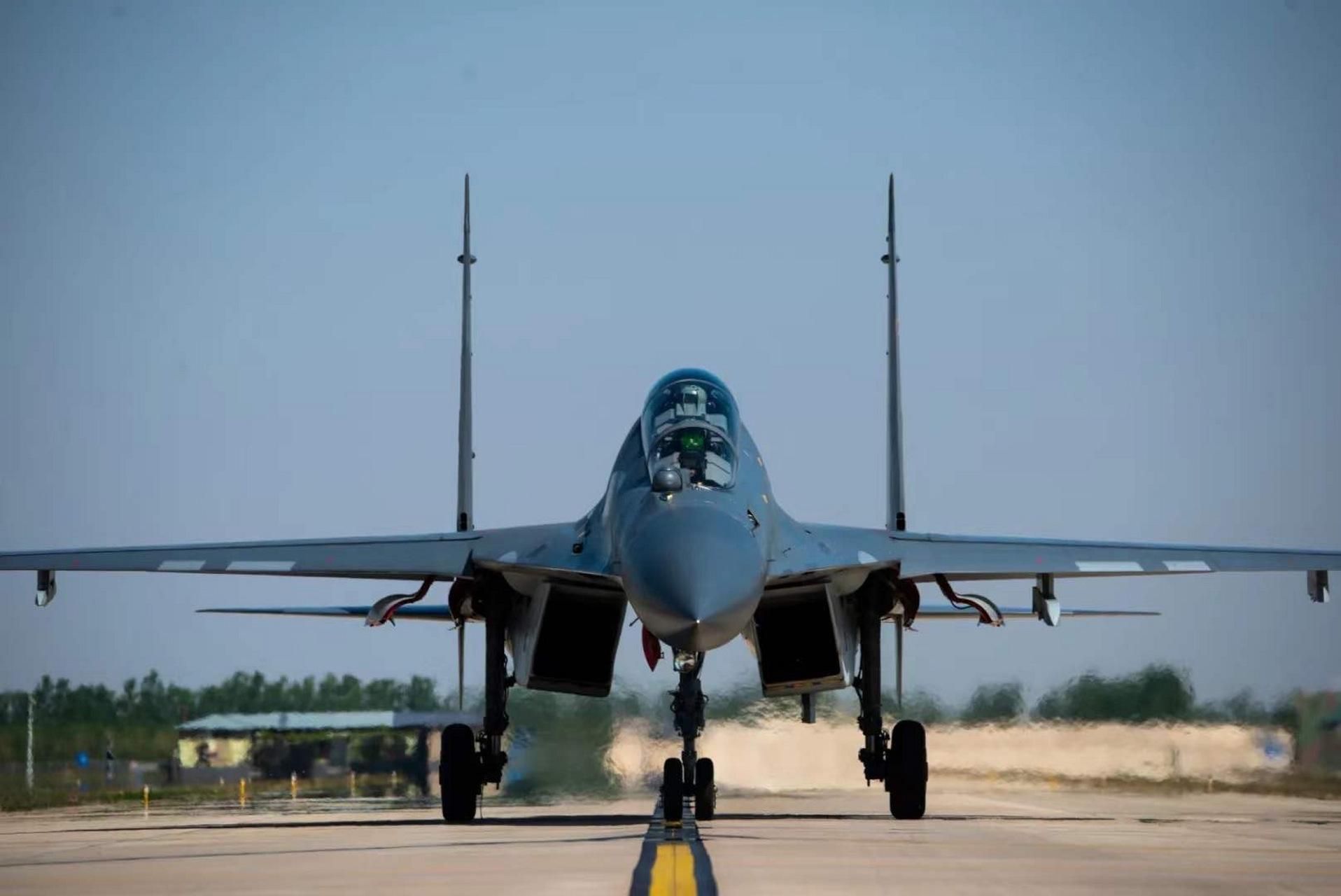 歼-16战斗机尺寸参数深度解析，歼-16战斗机尺寸参数全面解析