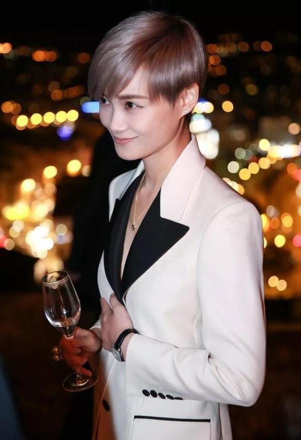 新澳门最精准正最精准龙门，探索现代博彩业的魅力与奥秘，现代博彩业魅力与奥秘揭秘，新澳门最精准龙门探索之旅