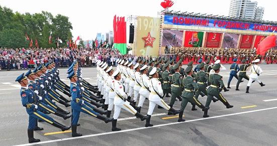 白俄罗斯阅兵盛典,回顾与前瞻——庆祝白俄罗斯独立80周年阅兵,白俄罗斯独立日阅兵盛典回顾与前瞻,庆祝白俄罗斯独立八十周年阅兵庆典