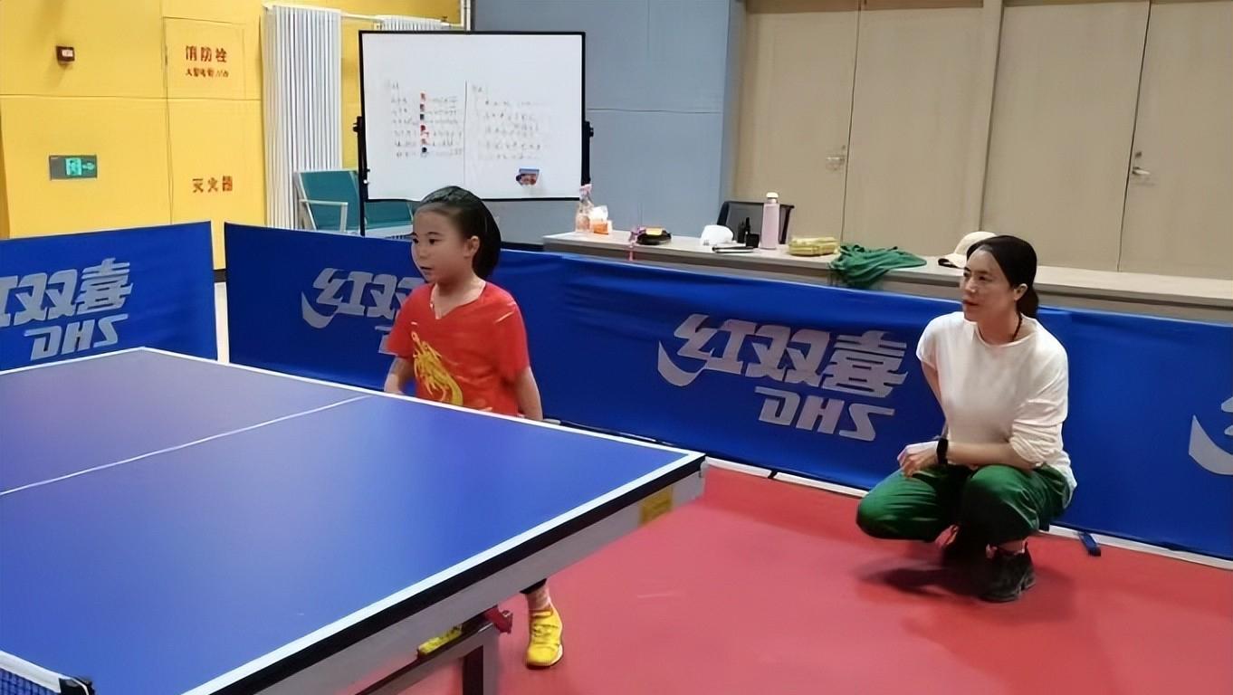 舞蹈室的三个教练后续发展之路,舞蹈室三教练的后续成长之路探索