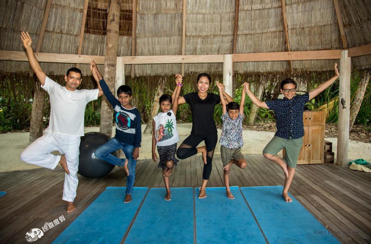 水岛瑜伽教练,引领身心平衡之旅的导师,水岛瑜伽教练,引领身心平衡之旅的导师之探秘瑜伽之道