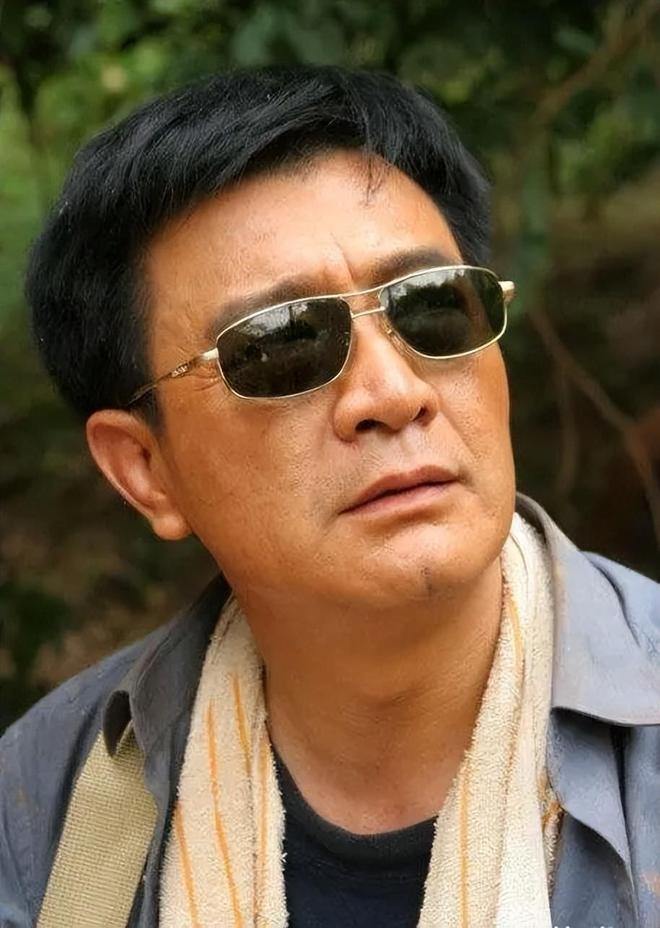 张铁林个人资料及妻子简介,张铁林个人生活揭秘,妻子身份背景大解密