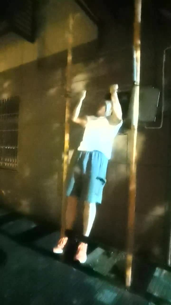 引体向上视频教学视频,掌握正确姿势,提升锻炼效果,掌握引体向上正确姿势,提升锻炼效果的教学视频观看指南