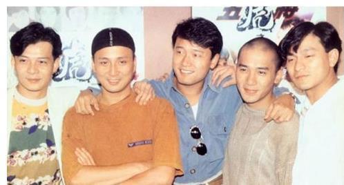 黄日华老婆去哪了,娱乐圈外的真实故事,黄日华老婆去向揭秘,娱乐圈外的情感纠葛