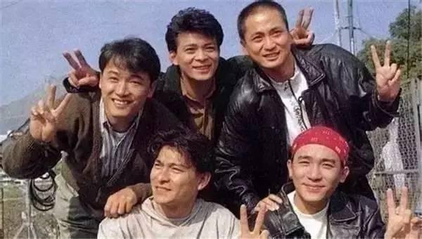 黄日华老婆去哪了,娱乐圈外的真实故事,黄日华老婆去向揭秘,娱乐圈外的情感纠葛