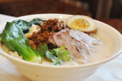 羊肉烩乌冬面,一道融合传统与创新的中华美食,羊肉烩乌冬面,传统与创新交融的中华美食佳品