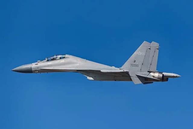 歼11B与歼11BH之间的差异,深度解析两款战斗机的不同,歼11B与歼11BH战斗机的深度差异解析