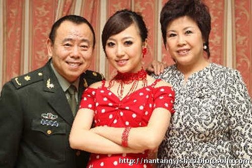 潘长江母亲个人资料,一位伟大的女性背后的故事,潘长江母亲背后的故事,一位伟大女性的个人资料揭秘