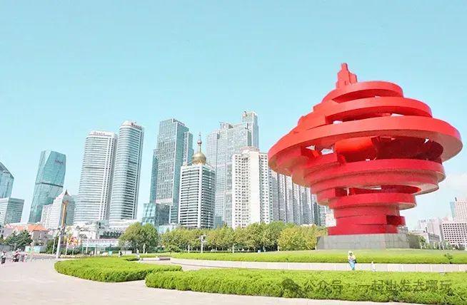 青岛五四广场，历史与现代的交汇点，青岛五四广场，历史与现代的交融之地