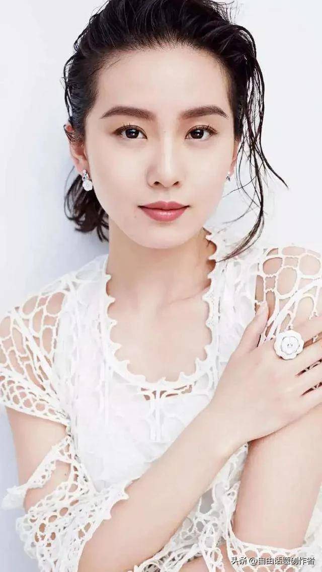 中国内地漂亮的女演员，璀璨星光闪耀影视界，中国内地璀璨女星，闪耀影视界的女演员风采标题建议，中国内地璀璨女星闪耀影视界，美女演员风采惊艳四座。