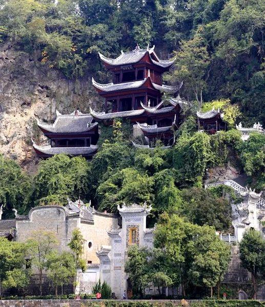 贵州西江千户苗寨简介，贵州西江千户苗寨，探秘苗族文化的心脏地带